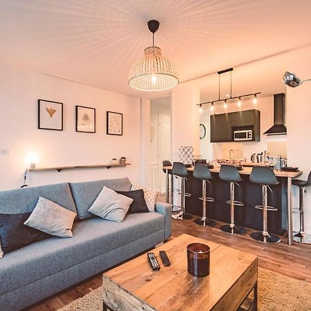 Charme De L'Ancien Pour Cet Appartement Entierement Renove Dans L'Hypercentre De Реймс Экстерьер фото