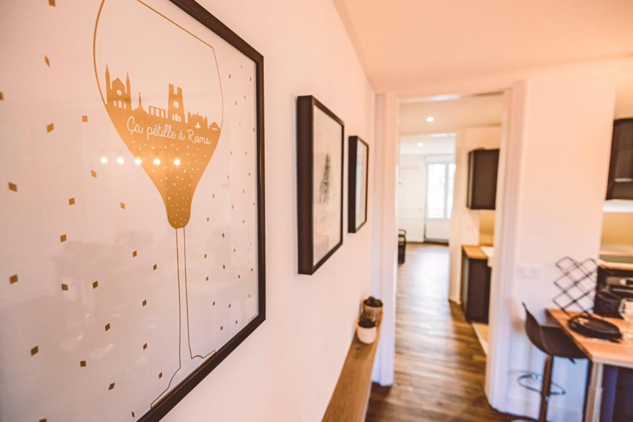 Charme De L'Ancien Pour Cet Appartement Entierement Renove Dans L'Hypercentre De Реймс Экстерьер фото