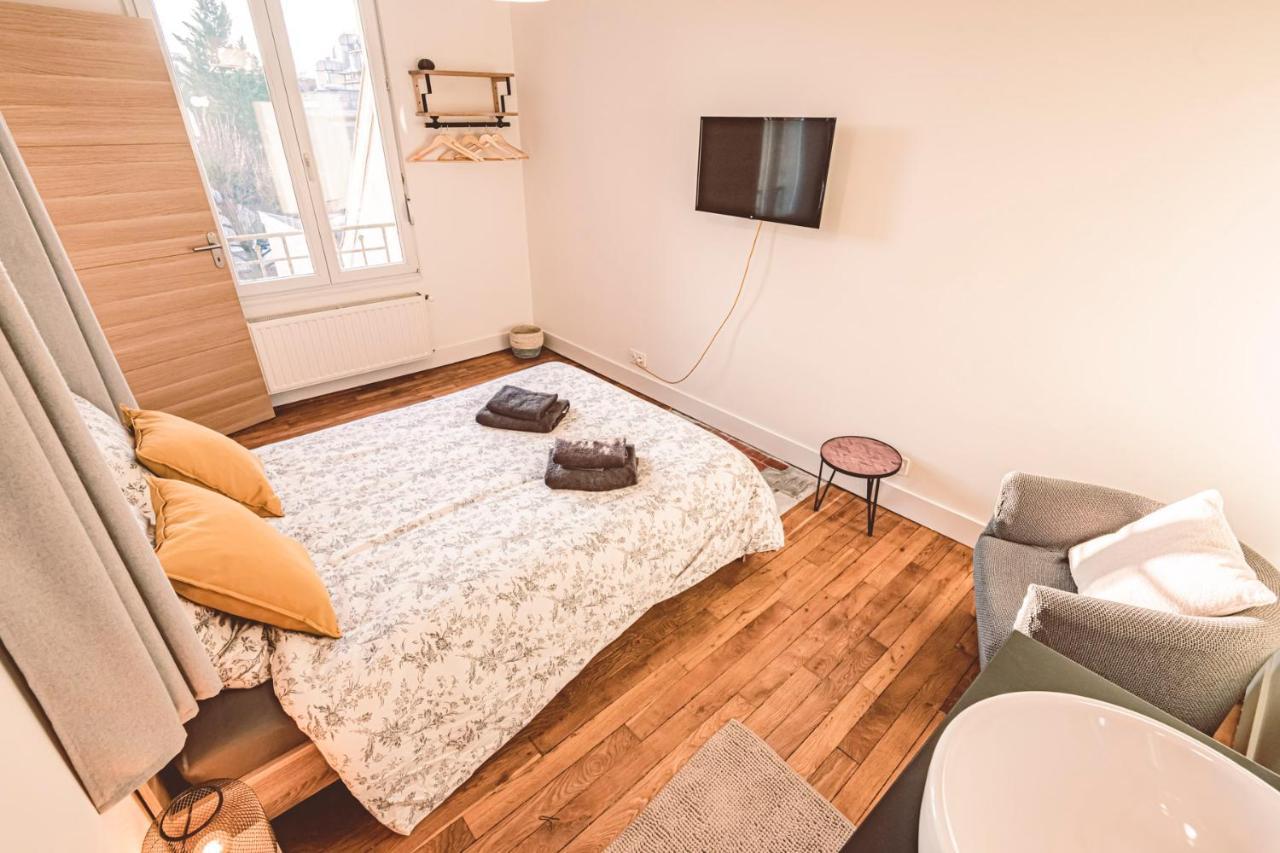 Charme De L'Ancien Pour Cet Appartement Entierement Renove Dans L'Hypercentre De Реймс Экстерьер фото
